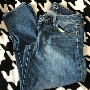 American Eagle women’s artist jeans
